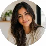 Valentina M., fundadora de NovaStore